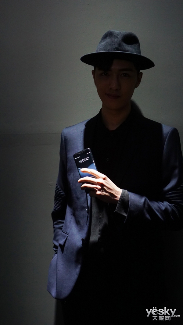 维密超模都说好!磨砂黑vivo Xplay6至美图赏